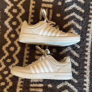 K Swiss tennis shoes